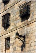 Santiago de Compostela. Vergittert sind die Zellen die Nonnen des Mosteiro (Kloster) de San Paio de Antealtares. 23.04.2017