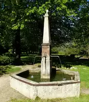 Lucelle, historischer Brunnen auf dem Gel�nde des ehemaligen Klosters L�tzel, Mai 2017
