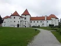Schloss Varazdin, erbaut ab 1181 unter K�nig Bela III., seit 1925 Stadtmuseum (03.05.2017)