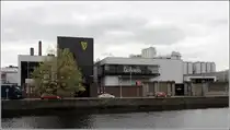 Dublin. Die Brauerei Guiness, das international bekannte Unternehmen der Nahrungsmittelindustrie, ist am Ufer des Liffey beheimatet. 28.04.2017