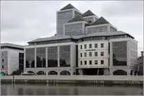 Dublin. Die Ulster Bank und weitere moderne B�roh�user am George's Quay. 28.04.2017