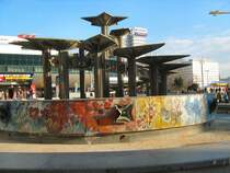 Brunnen am Alexanderplatz, natrlich im Winter abgestellt  17. 1. 2008