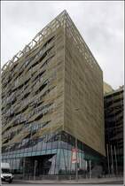 Dublin. Hinter dieser Fassadenverkleidung verbirgt sich die New Central Bank of Ireland. 28.04.2017