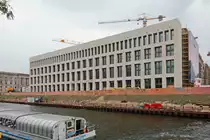 Ansicht des Humboldt Forum im Berliner Schloss von der Spree am 23. Juni 2017.