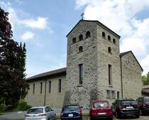 Einsiedeln, die Jugendkirche  St.Wolfgang , 1948 erbaut vom Schweizer Architekt Joseph Steiner, Mai 2017