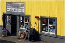 Tarbert. Der Dorfladen Tarbert Stores f�llt durch seine Farbgebung sofort ins Auge. 01.05.2017