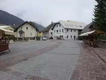 Kransjka Gora, Geb�ude am Borovska Cesta Platz (05.05.2017)