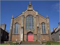 Stromness. In der Dunbas Street befindet sich die Kirche des Ortes. 02.05.2017