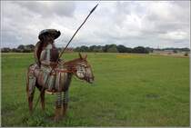 Wallenhorst. Diese eigenwillige Darstellung von Don Quijote und Rosinante steht bei der Windmhle Lechtingen. 15.07.2017