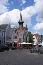 STEINFURT, Ortsteil Burgsteinfurt (Kreis Steinfurt), 13.05.2017, Turm des alten Rathauses am Markt im Ortsteil Burgsteinfurt
