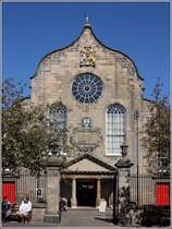 Edinburg. Die Canongate Kirk wurde Ende des 17. Jahrhunderts errichtet. 03.05.2017