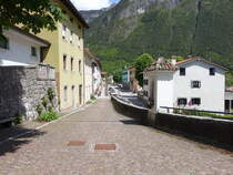 Chiusaforte, Huser in der Via Camporalo in der Altstadt (05.05.2017)