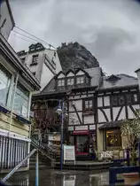 In einem Teil von Oberstein gibt es statt die gew�hnte Strassen sehr enge Gehwege mit vielen Treppen. �fters wurden beide Seiten eingebaut, so hat diese Gegend ein (positiv gemeint) spannendes Gef�hl. F�r mich war es ein einzigartiges Erlebnis!(29.01.2013)