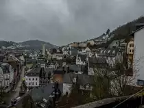 In einem Teil von Oberstein gibt es statt die gew�hnte Strassen sehr enge Gehwege mit vielen Treppen. Ab und zu gibt es auf beide Seiten Geb�ude, hier ist aber eine Seite frei, so gibt es ein sch�nes Aussicht (29.01.2013)
