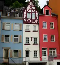 Sehr schmale Wohnh�user in der Cochemer Innenstadt. [Ende Juni 2016]