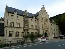 S�droute der Stra�e der Romanik: Bad K�sen, OT Schulpforte - Landesschule Pforta des Landes Sachsen-Anhalt. Hier im Bild das Torhaus, erbaut von 1854-1860, direkt an der heutigen B87. Die Historie der Schule geht auf das Jahr 1543 und des Klosters zur Pforte auf das Jahr 1137 zur�ck. Im 13. Jahrhundert gab es sogar ein Krankenhaus auf dem Gel�nde des Klosters. Heute befindet sich hier ein Internatsgymnasium f�r begabte Jungen und M�dchen mit den Schwerpunkten Sprache, Musik und Naturwissenschaften. (11.07.2017)