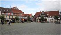Rendsburg. Auf dem Schiffbr�ckenplatz findet zweimal w�chentlich der Wochenmarkt statt. 04.07.2017