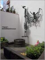 Bremen. Das Ottjen-Aldag-Relief im Schnoor erinnert an den Bremer Schriftsteller Georg Droste (1866 - 1935). 31.05.2017