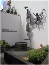 Bremen. Das Ottjen-Aldag-Relief im Schnoor erinnert an den Bremer Schriftsteller Georg Droste (1866 - 1935). 31.05.2017