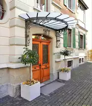 Zug, Rigistrasse 1, Eingangsbereich der Villa “Trautheim”. (Baujahr 1894, wurde 2006 umfassend saniert) - 31.10.2013