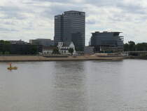 Kln - rechtsrheinisch das Lanxess Hochhaus sowie links davon die St. Heribert-Kirche gesehen am29. Juli 2017.