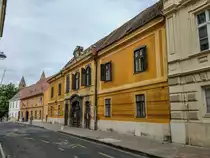 Im g�lben Haus befindet sich eine B�ro von Caritas. Foto: 25.07.2017.