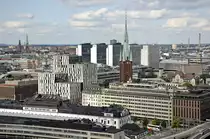 Blick auf Stockholm City bzw. Norrhalm vom Stadshuset (Rathaus). Stockholm ist mit 935.000 (Gemeinde Stockholm), 1,4 Millionen (t�tort Stockholm) beziehungsweise 2,1 Millionen Einwohnern (Gro�-Stockholm) die gr��te Stadt in Skandinavien
Aufnahme: 25. Juli 2017.