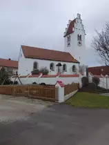 Greissing, Pfarrkirche St. Ulrich, Chorturmkirche des 13. Jahrhunderts, Langhaus barockisiert und 1903 verl�ngert (26.12.2016)