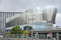 Stockholm Waterfront ist ein Hotel und Congress Center am Hauptbahnhof (Centralstation) der schwedischen Hauptstadt.
Aufnahme: 28. Juli 2017.