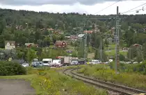 Blick auf R�ttvik (Dalarna/Schweden) vom Bahnhofsstieg. Die Eisenbahnstrecke geht nach Loksand. Aufnahme: 31. Juli 2017.