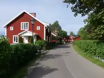 Sundborn, Holzh�user in der Stra�e Kyrkv�gen (16.06.2017)