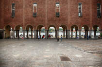 Im Borgargrden des Stockholmer Rathauses. Stockholms stadshus liegt am sdstlichen Spitz der Insel Kungsholmen am Riddarfjrden im Mlarsee
Aufnahme: 25. Juli 2017.