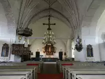 R�ttvik, Innenraum der Ev. Kirche, Ausstattung von Jerk Werkm�ster (16.06.2017)