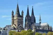 Die Kirche Gro� St. Martin und der Dom in K�ln (Oktober 2011)