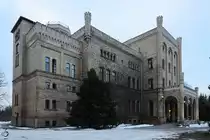 Das Schloss Neetzow wurde 1851 im neugotischen Stil errichtet. (M�rz 2013)