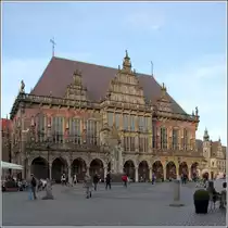 Bremen. Das Rathaus steht an der Nordwestseite des Marktplatzes. Es wurde in den Jahren 1405 bis 1410 errichtet. Es geh�rt seit 2004 mit dem Bremer Roland zum UNESCO-Welterbe. 23.08.2017