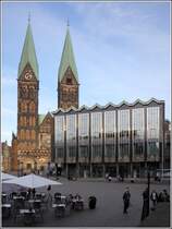 Bremen. Das Haus der Bremischen Brgerschaft wurde wurde 1965/66 nach Plnen des Architekten Wassili Luckhardt am Markt erbaut. Die Bremische Brgerschaft ist das Parlament des Bundeslandes Bremen. Dahinter ist der St. Petri Dom zu sehen. 23.08.2017