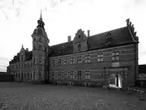 Das Wasserschloss Frederiksborg gilt als gr��tes und bedeutendstes Bauwerk der nordischen Renaissance. (Hiller�d, Mai 2012)