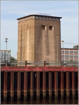 Bremen. Ein Blick von der Weser zum Hochbunker an der Strae Auf der Muggenburg. 23.08.2017