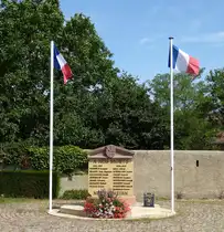 Niederentzen, Denkmal f�r die Opfer der beiden Weltkriege, Aug.2017