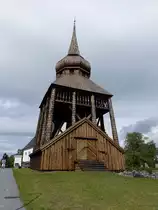Fr�d�n, h�lzerner Glockenturm von 1754 neben der Ev. Kirche (18.06.2017)