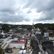 EITORF/SIEG-INNENSTADT AUS DEM RIESENRAD
In der Stadt inmitten der NATURREGION SIEG mit ihrer 850j�hrigen Geschichte findet jedes Jahr am Herbstanfang
die gr��te Kirmes im RHEIN_SIEG-KREIS statt,hier am 25.9.2017 mit Blick auf den Turm von
ST. PATRICIUS vom Riesenrad aus fotografiert....wundersch�n