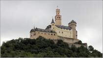 Braubach. Die Marksburg oberhalb der Stadt stammt aus dem 12. Jahrhundert . Braubach ist seit 2002 Teil des UNESCO-Weltkulturerbes Oberes Mittelrheintal. 15.09.2017