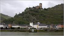 Kaub. Die mit ca. 860 Einwohnern kleinste Stadt in Rheinland-Pfalz wurde 983 erstmals urkundlich erwhnt. Der Baubeginn der oberhalb gelegenen Burg Gutenfels wird auf das Jahr 1220 datiert. Kaub ist seit 2002 Teil des UNESCO-Weltkulturerbes Oberes Mittelrheintal. 15.09.2017
