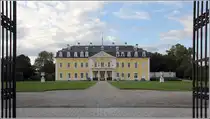 Neuwied. Schloss Neuwied ist die Residenz der F�rsten zu Wied. Es entstand in der ersten H�lfte des 18. Jahrhunderts. 16.09.2017