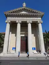 Nizza, Notre-Dame-du-Port-Kirche, erbaut von 1840 bis 1853 durch Architekt Joseph Vernier. Die Fassade mit S�ulen wurde 1896 vom Architekten Jules F�bvre hinzugef�gt (27.09.2017)