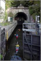 Weilburg. Die sdliche Einfahrt in den 195 m langen Schifffahrtstunnel, der in den Jahren 1844-47 erbaut wurde. Hier befindet sich auch die aus zwei Kammern betehende Koppelschleuse. 18.09.2017