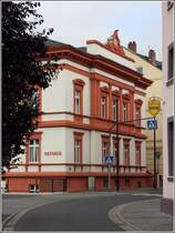 Weilburg. Seit 1921 ist das Rathaus der Stadt in diesem Gebude in der Mauerstrae untergebracht. Es wurde 1877 als Kommandeurswohnung der ehemaligen Unteroffiziers-Vorschule erbaut. 18.09.2017