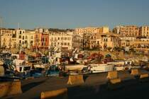 Im Hafenviertel von Pozzuoli.