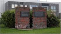 Bremerhaven. Das Denkmal zur Erinnerung an die Zwangsarbeiter, die in den Jahren 1940-1945 in Bremerhavener Lagern litten und starben. Es steht an der Stelle des ehemaligen Zwangsarbeiterlagers  Baggerloch . 09.10.2017